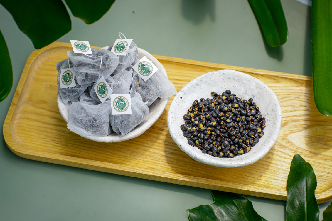 ROASTED BLACK BEAN SPROUTS